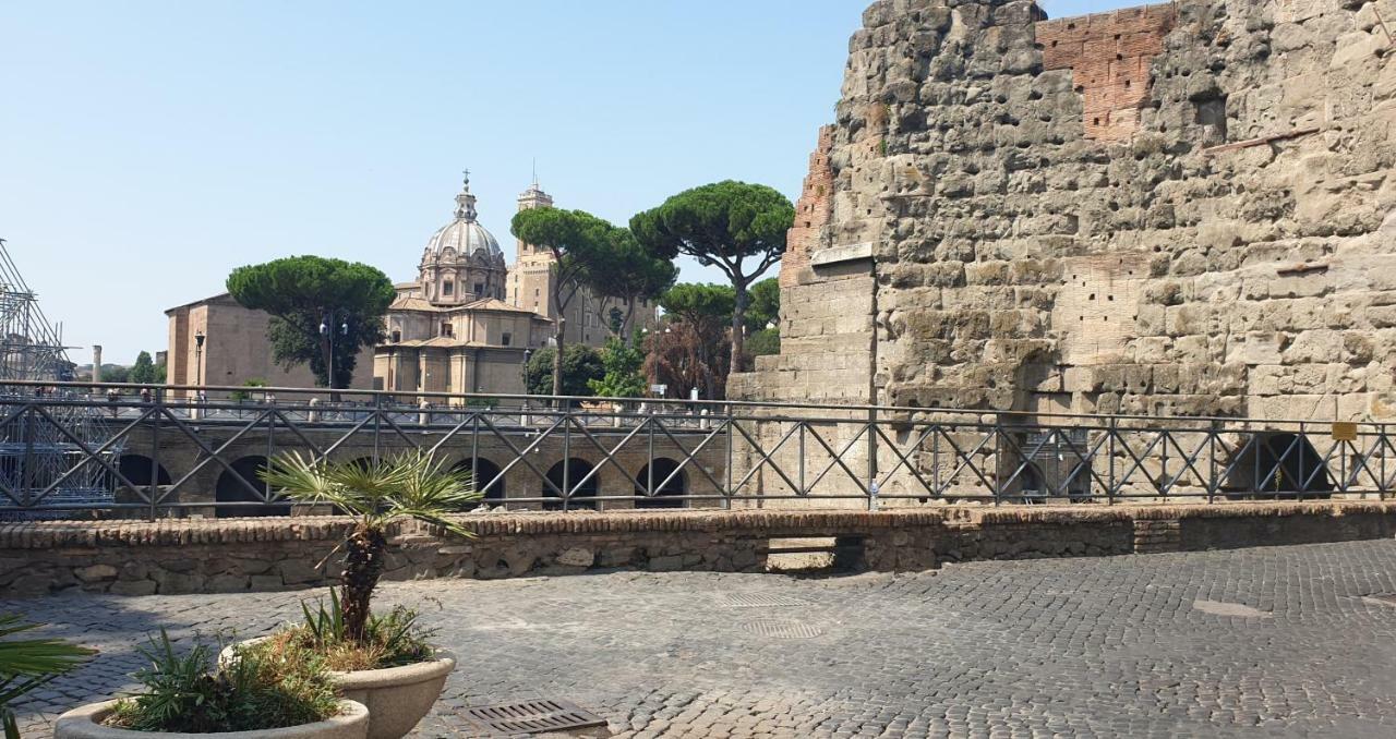 Luxury House Colosseo โรม ภายนอก รูปภาพ